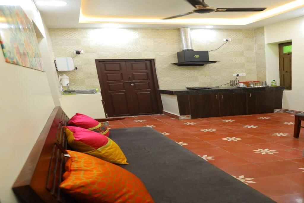 Heritage Home With 2 Bed/2 Bath With Kitchen In A Residential Neighborhood. 马杜赖 外观 照片