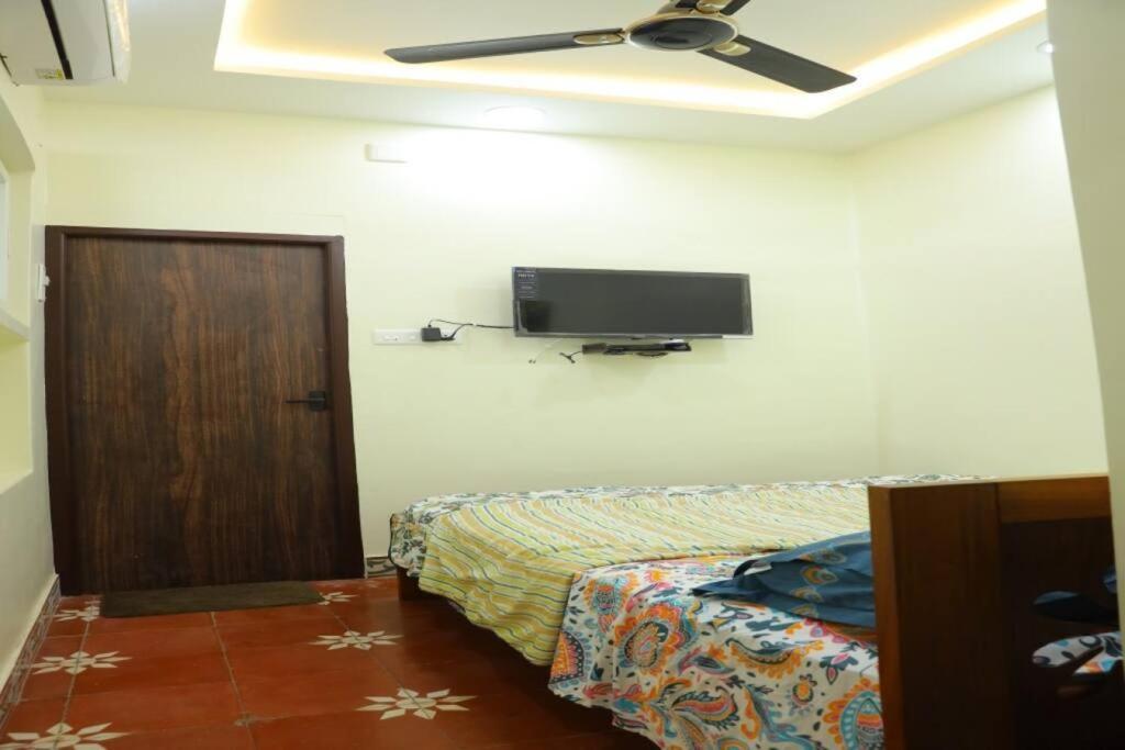 Heritage Home With 2 Bed/2 Bath With Kitchen In A Residential Neighborhood. 马杜赖 外观 照片